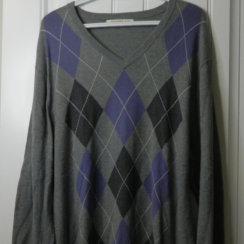 Old Navy Mens light argyle V neck sweater
